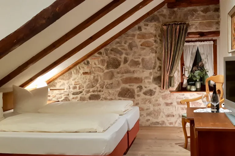 Doppelzimmer teilweise mit Balkon Z