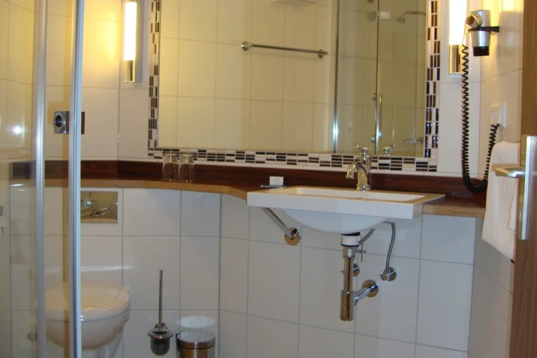 Doppelzimmer teilweise mit Balkon Z Bad