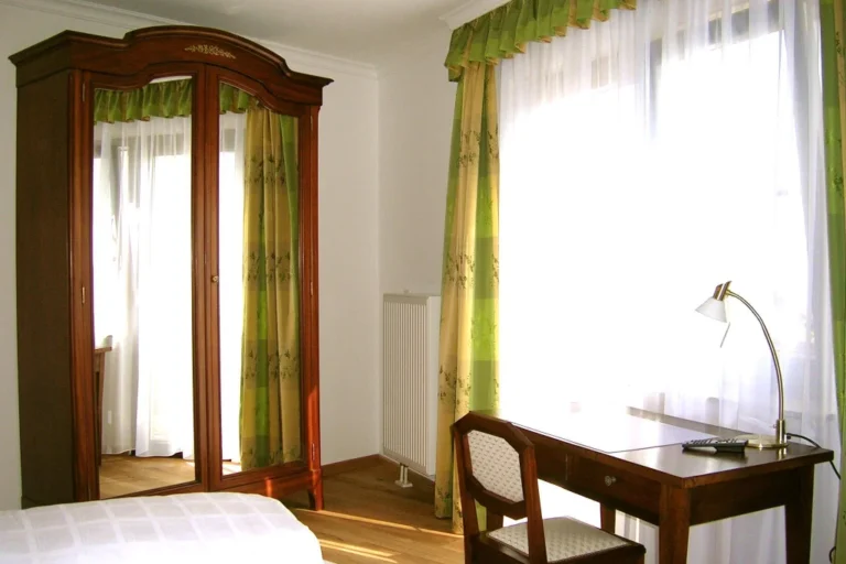 Doppelzimmer teilweise mit Balkon Z a