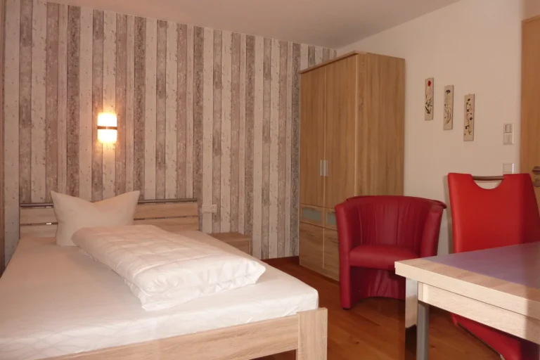 Doppelzimmer mit französischem Bett Z