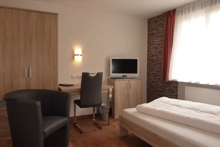 Doppelzimmer mit französischem Bett Z