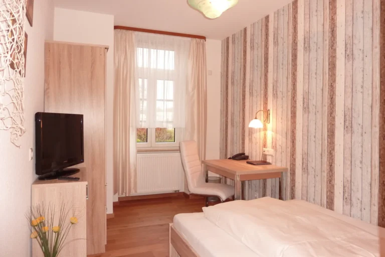Doppelzimmer mit französischem Bett Z