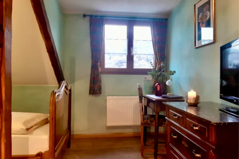 Einzelzimmer teilweise mit Balkon Z